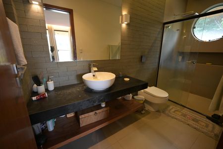 Casa de condomínio à venda com 1600m², 5 quartos e 4 vagas