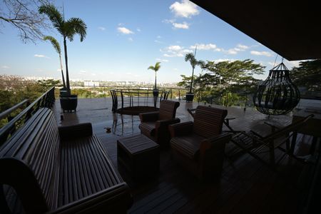 Casa de condomínio à venda com 1600m², 5 quartos e 4 vagas