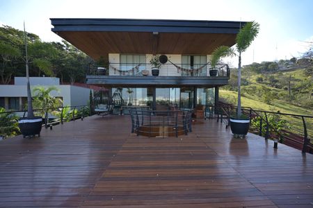 Casa de condomínio à venda com 1600m², 5 quartos e 4 vagas