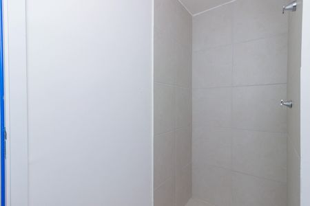Banheiro de apartamento para alugar com 1 quarto, 25m² em Parque Pan Americano, São Paulo