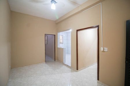 Casa para alugar com 1 quarto, 50m² em Vila Santa Maria, São Paulo