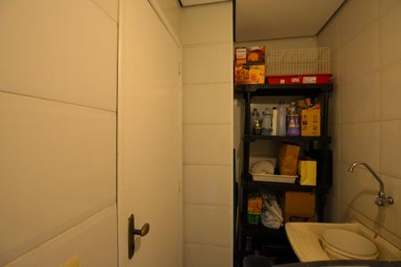 AREA DE SERVIÇO de casa à venda com 3 quartos, 730m² em Jardim Everest, São Paulo