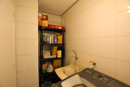 AREA DE SERVIÇO de casa à venda com 3 quartos, 730m² em Jardim Everest, São Paulo
