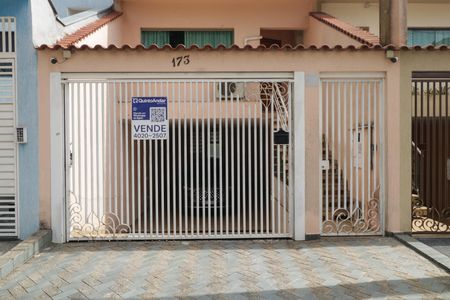 Placa instalada em 22/07/2026 com o código TZWM-326 de casa à venda com 4 quartos, 254m² em Parque Erasmo Assunção, Santo André