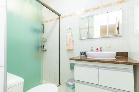 Apartamento à venda com 62m², 2 quartos e 1 vaga Apartamento à venda com 62m², 2 quartos e 1 vagaBanheiro