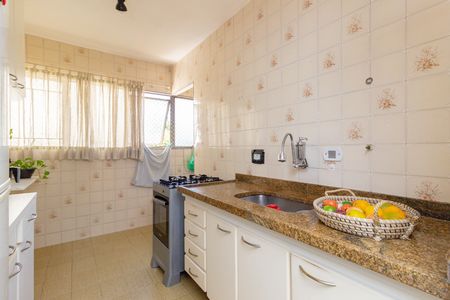Cozinha de apartamento à venda com 2 quartos, 62m² em Jardim Mangalot, São Paulo