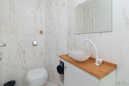 Banheiro de apartamento à venda com 1 quarto, 39m² em Partenon, Porto Alegre