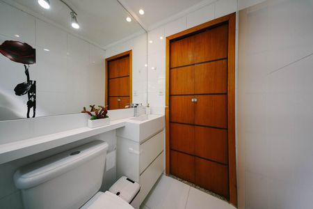 Apartamento à venda com 52m², 2 quartos e 1 vaga Apartamento à venda com 52m², 2 quartos e 1 vagaBanheiro