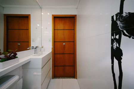 Apartamento à venda com 52m², 2 quartos e 1 vaga Apartamento à venda com 52m², 2 quartos e 1 vagaBanheiro