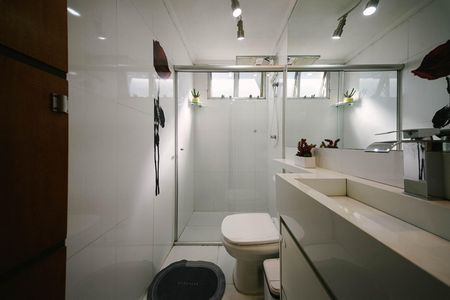 Apartamento à venda com 52m², 2 quartos e 1 vaga Apartamento à venda com 52m², 2 quartos e 1 vagaBanheiro