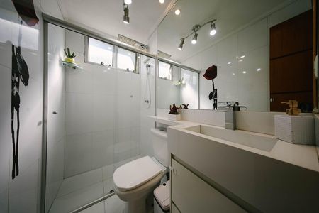 Apartamento à venda com 52m², 2 quartos e 1 vaga Apartamento à venda com 52m², 2 quartos e 1 vagaBanheiro