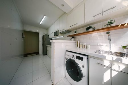Apartamento à venda com 52m², 2 quartos e 1 vaga Apartamento à venda com 52m², 2 quartos e 1 vagaCozinha e Área de Serviço