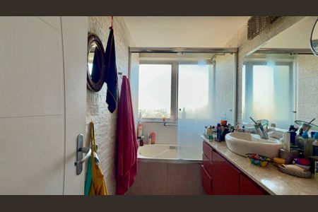 Apartamento para alugar com 163m², 3 quartos e 2 vagas Apartamento para alugar com 163m², 3 quartos e 2 vagasBanheiro da Suíte