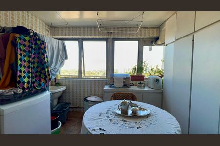 Apartamento para alugar com 163m², 3 quartos e 2 vagas Apartamento para alugar com 163m², 3 quartos e 2 vagasÁrea de Serviço