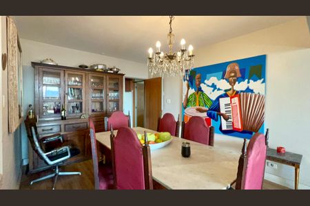 Apartamento para alugar com 163m², 3 quartos e 2 vagas Apartamento para alugar com 163m², 3 quartos e 2 vagasSala de Jantar