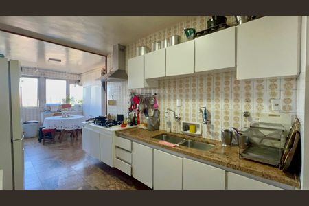 Apartamento para alugar com 163m², 3 quartos e 2 vagas Apartamento para alugar com 163m², 3 quartos e 2 vagasCozinha