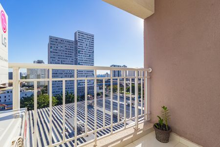 Apartamento para alugar com 55m², 2 quartos e 1 vaga Apartamento para alugar com 55m², 2 quartos e 1 vagaVaranda