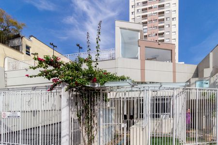 Apartamento para alugar com 55m², 2 quartos e 1 vaga Apartamento para alugar com 55m², 2 quartos e 1 vagaFachada