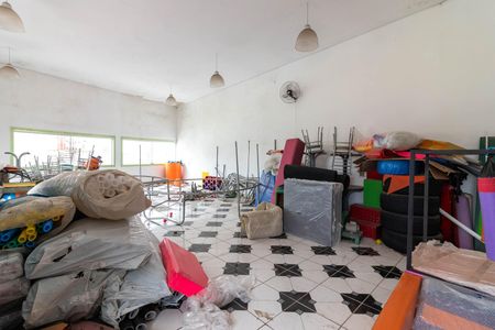 Casa para alugar com 300m², 2 quartos e 7 vagas Casa para alugar com 300m², 2 quartos e 7 vagasSalão