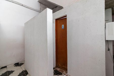 Casa para alugar com 300m², 2 quartos e 7 vagas Casa para alugar com 300m², 2 quartos e 7 vagasBanheiros