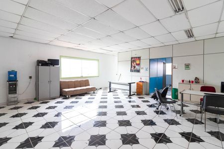 Casa para alugar com 300m², 2 quartos e 7 vagas Casa para alugar com 300m², 2 quartos e 7 vagasSala
