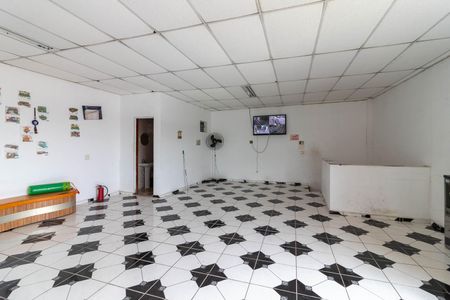 Casa para alugar com 300m², 2 quartos e 7 vagas Casa para alugar com 300m², 2 quartos e 7 vagasSala