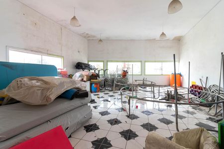 Casa para alugar com 300m², 2 quartos e 7 vagas Casa para alugar com 300m², 2 quartos e 7 vagasSalão