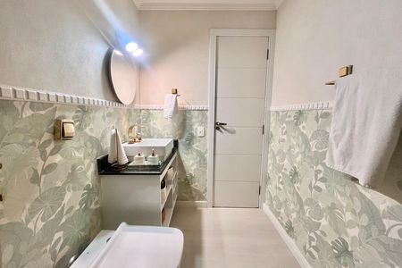 Apartamento à venda com 180m², 4 quartos e 1 vaga Apartamento à venda com 180m², 4 quartos e 1 vagaBanheiro social