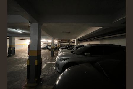 Apartamento à venda com 180m², 4 quartos e 1 vaga Apartamento à venda com 180m², 4 quartos e 1 vagaGaragem