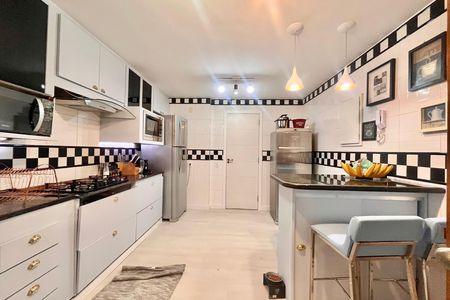 Apartamento à venda com 180m², 4 quartos e 1 vaga Apartamento à venda com 180m², 4 quartos e 1 vagaCozinha