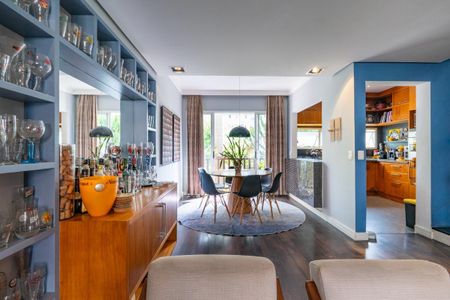 Casa de condomínio à venda com 264m², 3 quartos e 3 vagas