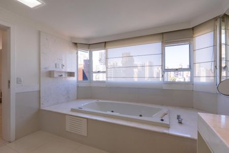 Apartamento à venda com 392m², 4 quartos e 5 vagas