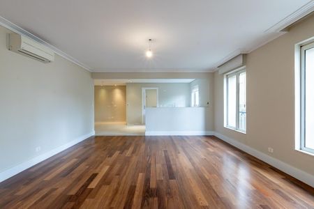 Apartamento à venda com 385m², 4 quartos e 6 vagas
