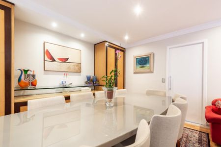 Apartamento à venda com 171m², 4 quartos e 3 vagas