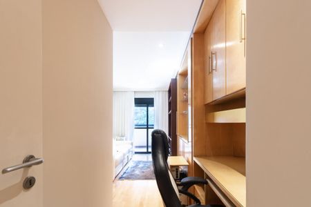 Apartamento à venda com 171m², 4 quartos e 3 vagas