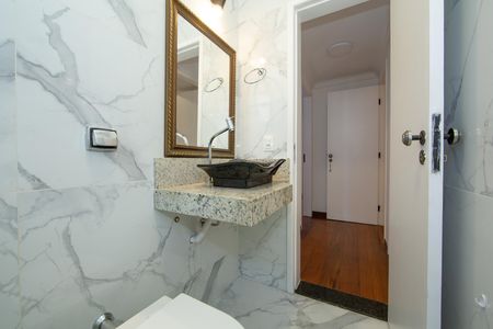 Apartamento para alugar com 240m², 3 quartos e 3 vagas Apartamento para alugar com 240m², 3 quartos e 3 vagasBANHEIRO1