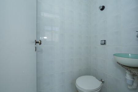 Apartamento para alugar com 240m², 3 quartos e 3 vagas Apartamento para alugar com 240m², 3 quartos e 3 vagasBANHEIRO DE EMPREGADA