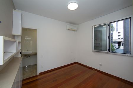 QUARTO2 de apartamento para alugar com 3 quartos, 240m² em Buritis, Belo Horizonte