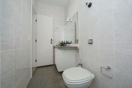 Apartamento para alugar com 240m², 3 quartos e 3 vagas Apartamento para alugar com 240m², 3 quartos e 3 vagasBANHEIRO3