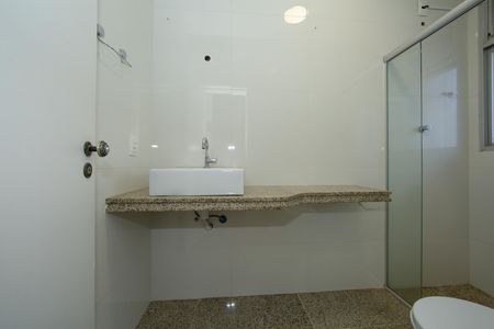 Apartamento para alugar com 240m², 3 quartos e 3 vagas Apartamento para alugar com 240m², 3 quartos e 3 vagasBANHEIRO2