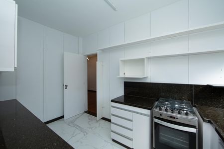 Apartamento para alugar com 240m², 3 quartos e 3 vagas Apartamento para alugar com 240m², 3 quartos e 3 vagasCOZINHA
