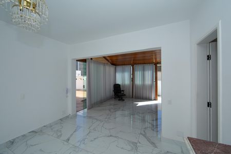 Apartamento para alugar com 240m², 3 quartos e 3 vagas Apartamento para alugar com 240m², 3 quartos e 3 vagasSALA