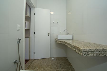 Apartamento para alugar com 240m², 3 quartos e 3 vagas Apartamento para alugar com 240m², 3 quartos e 3 vagasBANHEIRO2
