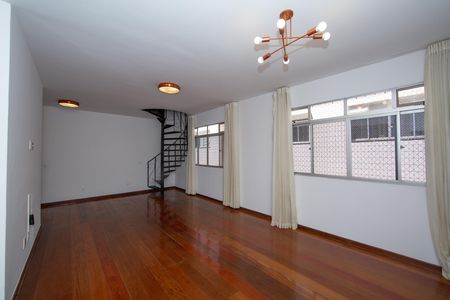 Apartamento para alugar com 240m², 3 quartos e 3 vagas Apartamento para alugar com 240m², 3 quartos e 3 vagasSALA