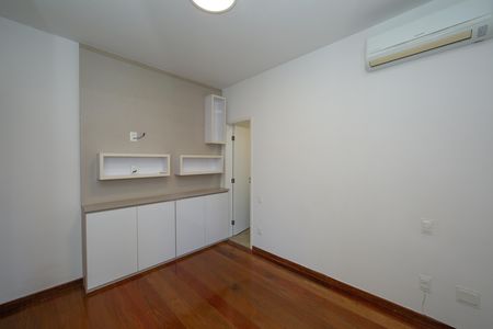 QUARTO2 de apartamento para alugar com 3 quartos, 240m² em Buritis, Belo Horizonte