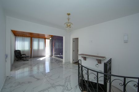 Apartamento para alugar com 240m², 3 quartos e 3 vagas Apartamento para alugar com 240m², 3 quartos e 3 vagasSALA