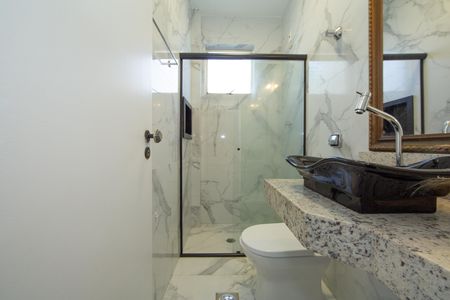 Apartamento para alugar com 240m², 3 quartos e 3 vagas Apartamento para alugar com 240m², 3 quartos e 3 vagasBANHEIRO1