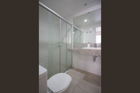 Banheiro de apartamento à venda com 1 quarto, 30m² em São Luiz, Belo Horizonte