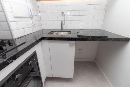 Apartamento à venda com 32m², 2 quartos e sem vaga Apartamento à venda com 32m², 2 quartos e sem vagaCozinha e Área de Serviço