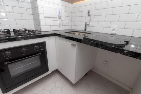 Apartamento à venda com 32m², 2 quartos e sem vaga Apartamento à venda com 32m², 2 quartos e sem vagaCozinha e Área de Serviço